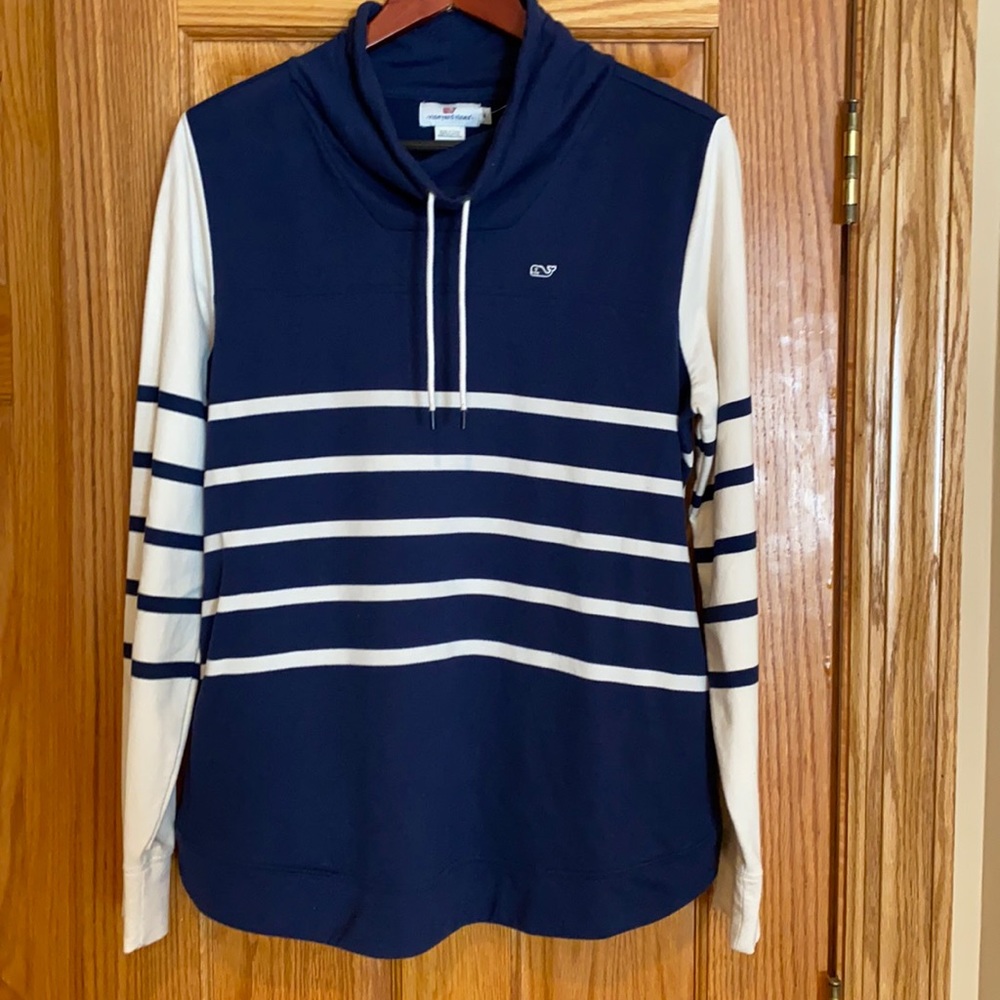 Vineyard Vines funnel neck sweatshirt: medium